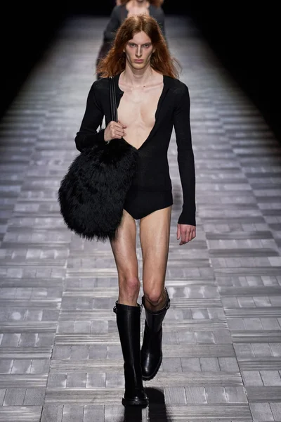 Look 19